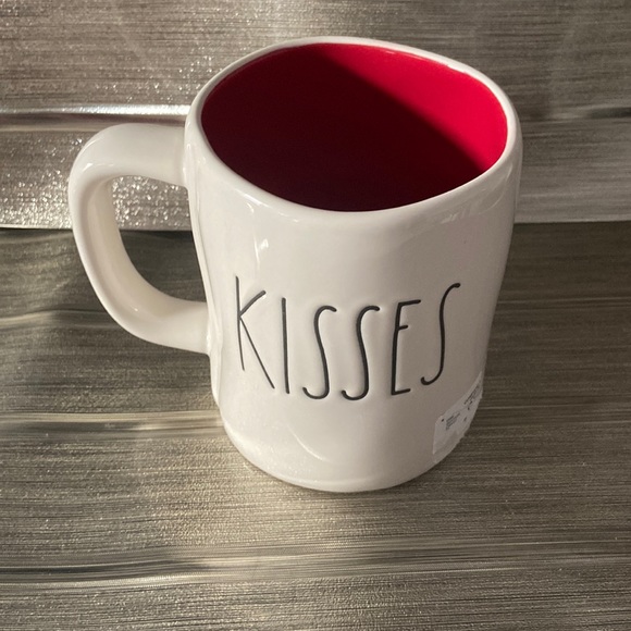 Rae Dunn Other - Rae Dunn XOXO hugs & kisses red interior mug NWT